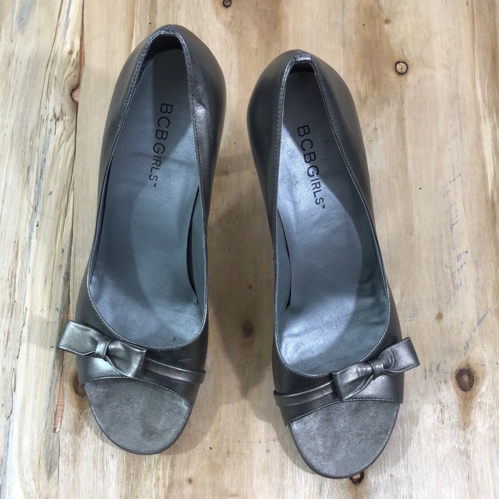 Y2K BCBG Girls Pump Leather Gunmetal Stiletto High Heels Peep Toe 7
